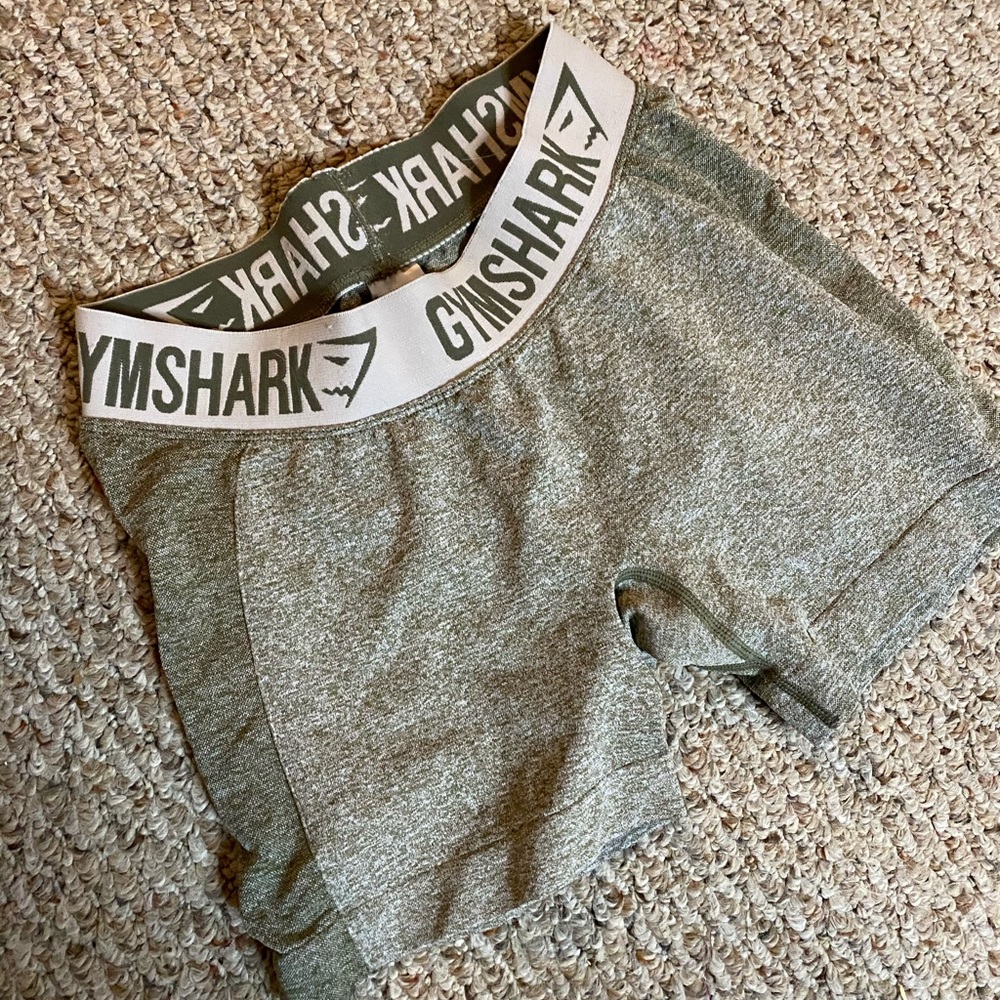 Gymshark flex shorts khaki green size small
